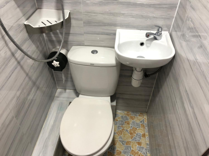 Bathroom 12
