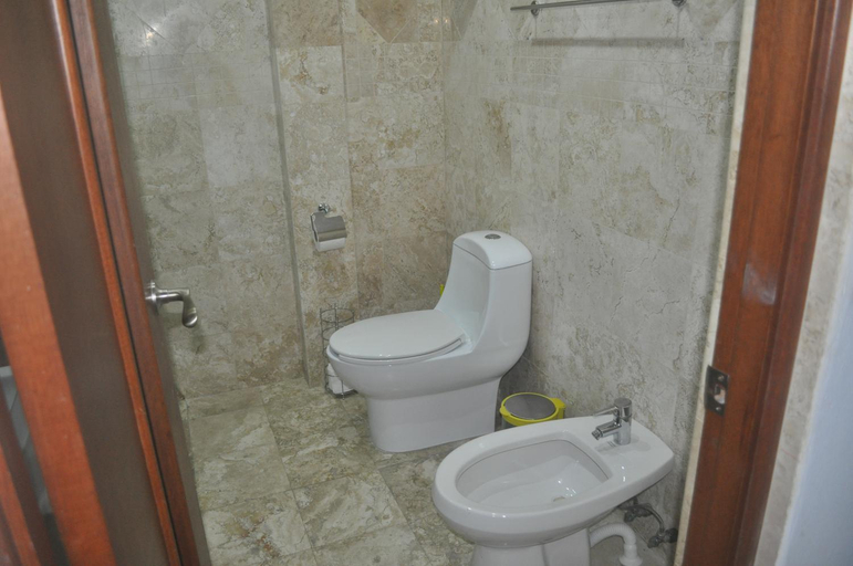 Bathroom 12
