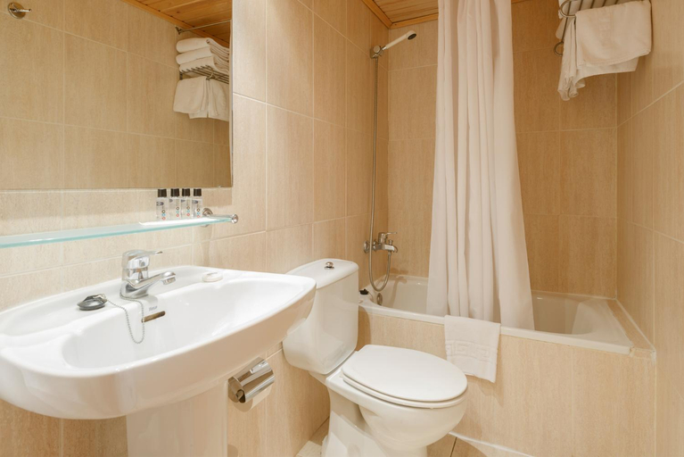 Bathroom 4, Nievesol, Huesca