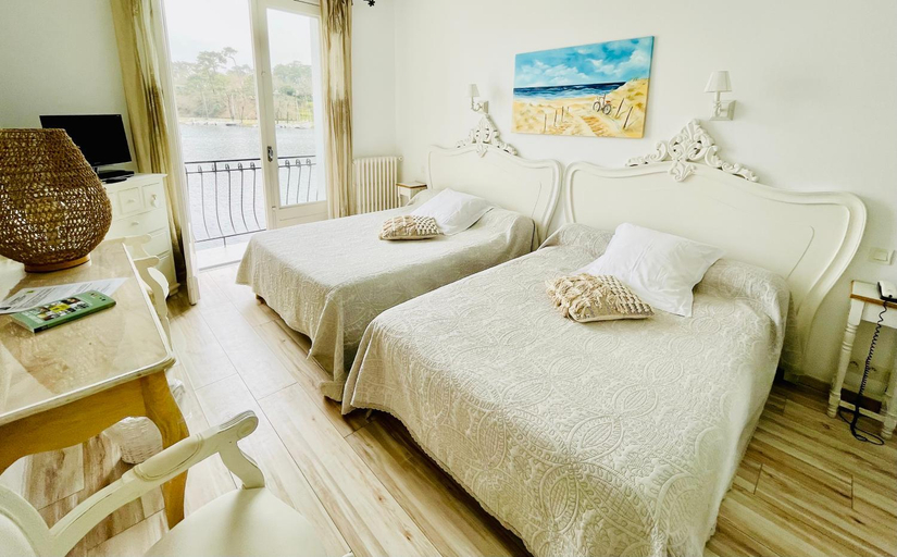 Bedroom 2, La Caravelle Logis, Landes