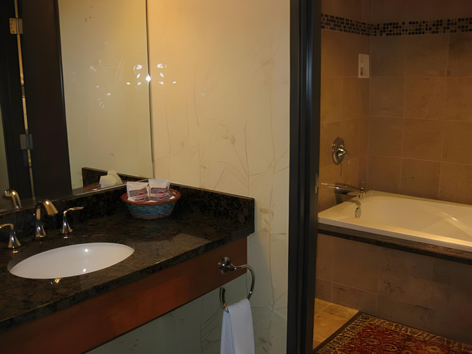 Bathroom, Acorn Motor Inn, Island