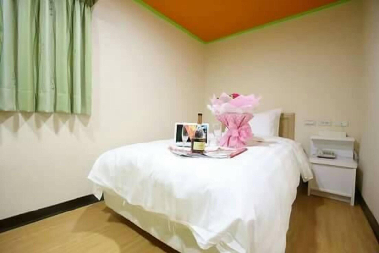 Bedroom 5, Clover House, Taoyuan