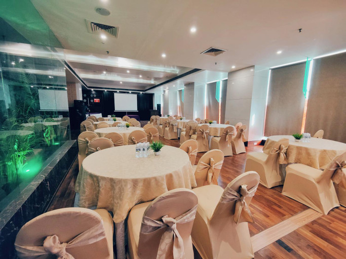 Food & Drinks 3, Regenta Central Grand Exotica, Pune
