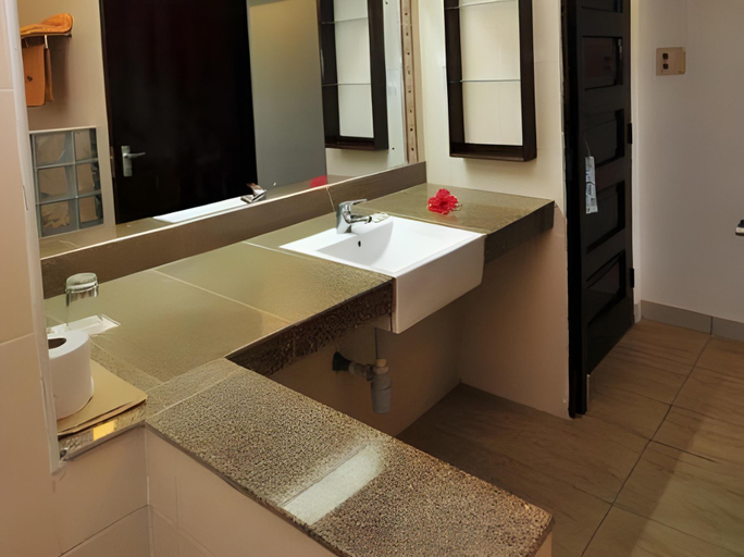Bathroom 3, Reef Hotel Mombasa, Nyali
