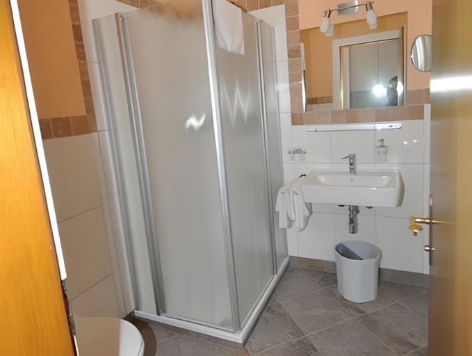 Bathroom 4, Hotel Garni Tirol, Kufstein