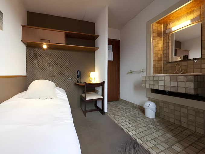 Bedroom 3, Hôtel du Midi, Isère