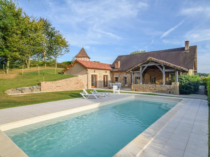 Sport & Beauty 4, Vineyards and Valleys A French Hide-In, Dordogne