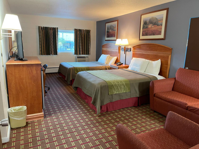 Bedroom 2, Village Inn Green Bay, Brown