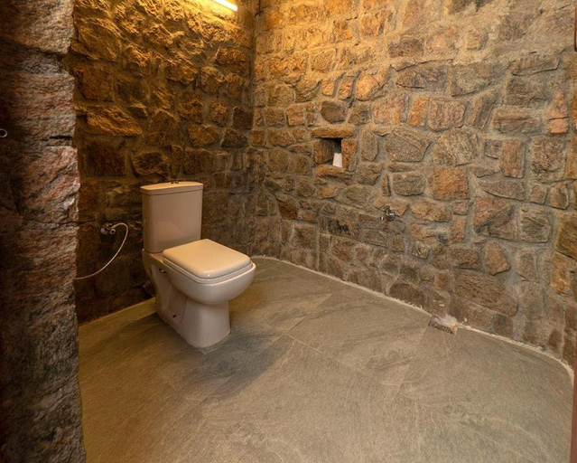 Bathroom 14