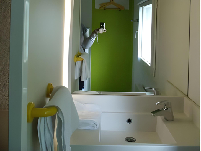 Bathroom 4, Kyriad ECO - Tours Nord, Indre-et-Loire