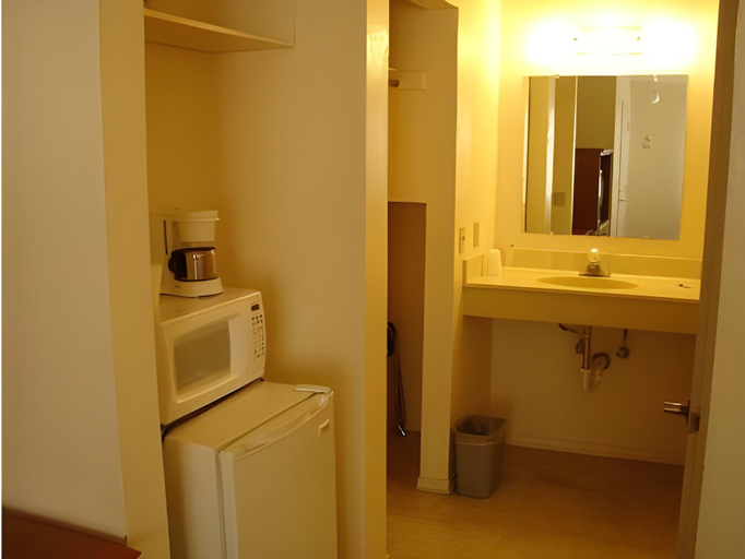 Bathroom, Sunbeam Motel, San Luis Obispo