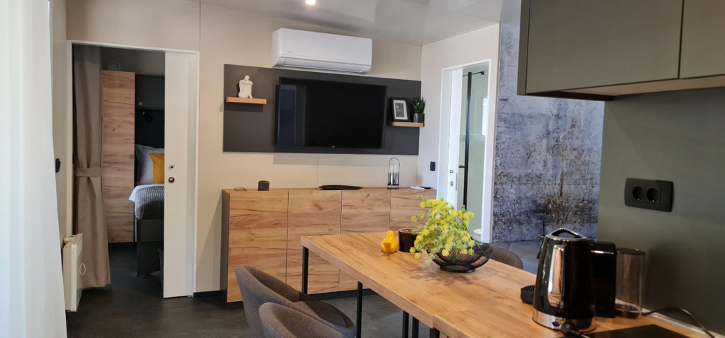 Facilities 2, Mobile home Luka, Obrovac