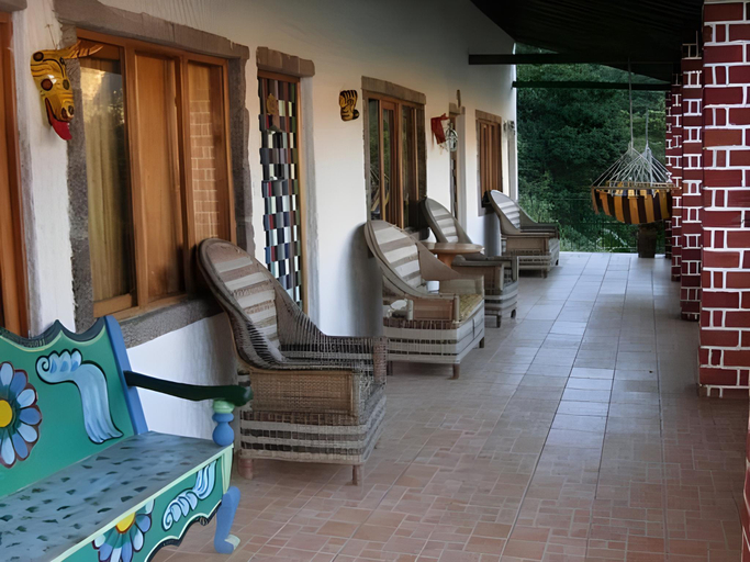 Public Area 2, Eco Hotel Uxlabil Atitlan, San Juan La Laguna