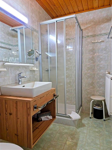 Bathroom 5, Hotel Gasthof Edelweiß, Lienz