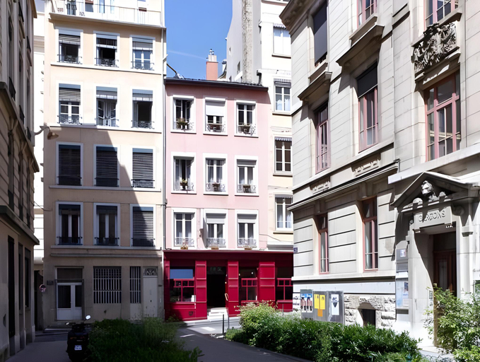 Others 4, Hotel Saint Vincent, Rhône
