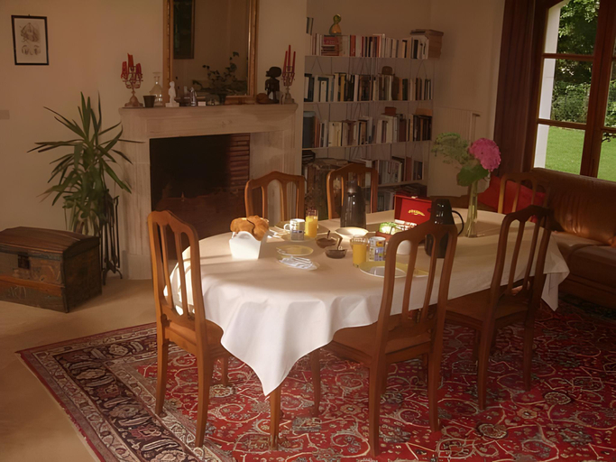Food & Drinks 5, Domaine De La Tour, Calvados