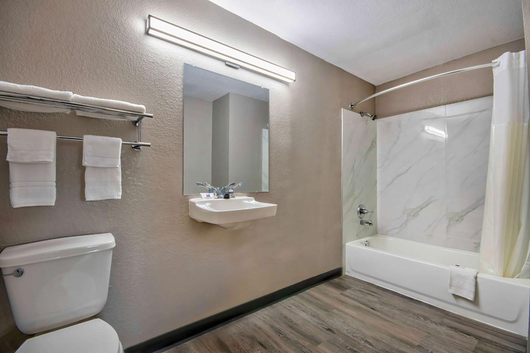 Bathroom 4, Studio 6 Texas City, TX, Galveston