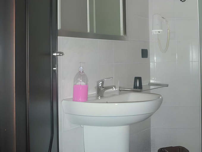 Bathroom 3, Hotel Barbieri, Vibo Valentia