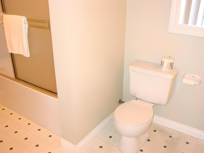 Bathroom 3, Buena Vista by the Sea, Nanaimo