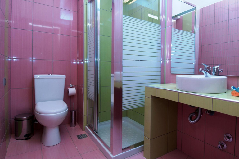 Bathroom 2, 4epoches, Thessaly