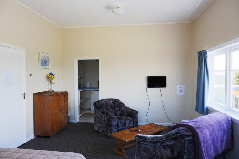 Others 5, Post Office Hotel, Horowhenua