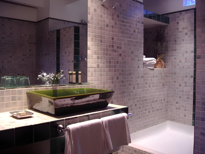 Bathroom 2, Hotel Cal Llop, Tarragona