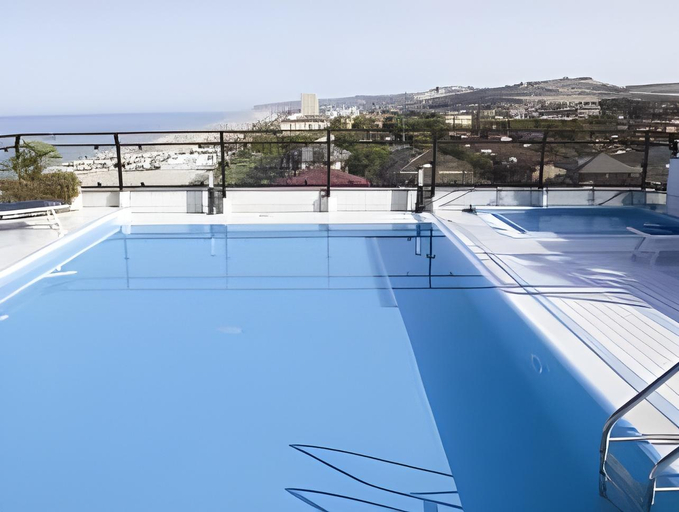 Others 5, Hotel Royal, Fermo