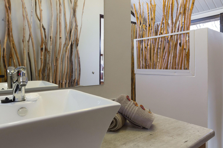 Bathroom 5, Etosha Village, Outjo