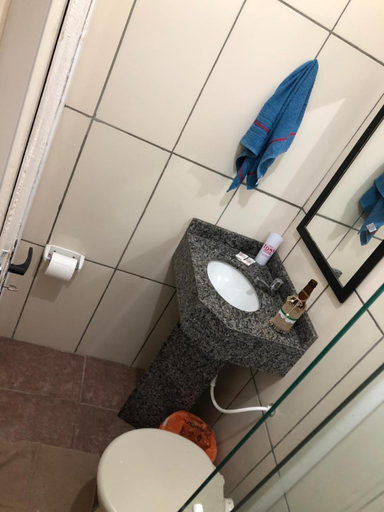 Bathroom 5, Tony Hotel, Torres