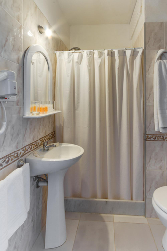 Bathroom 3, Hotel Royal, n.a540