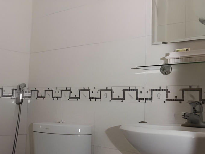 Bathroom, La Lisa Hotel, Hoàn Kiếm