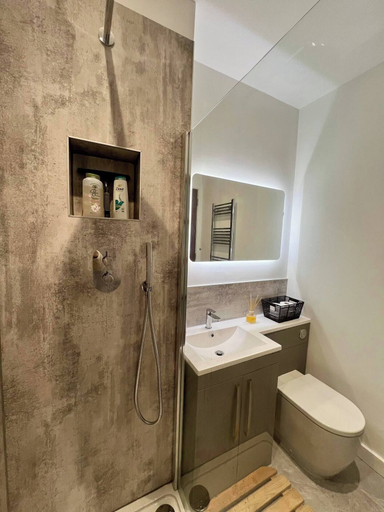 Bathroom 3, Eaton Gardens, Brighton and Hove