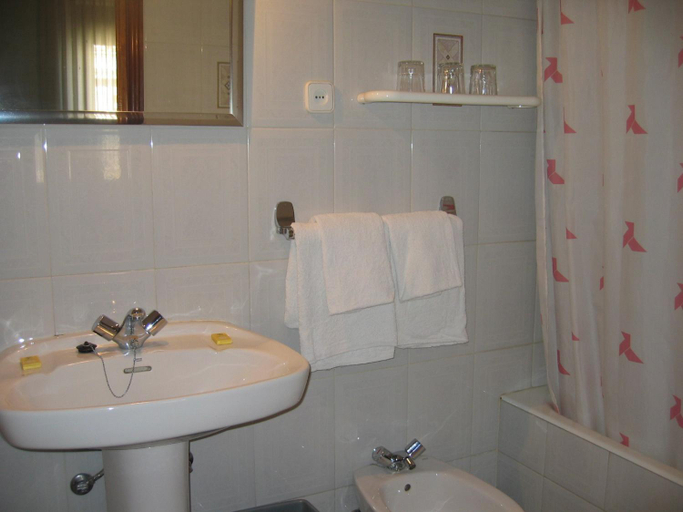 Bathroom 4, Hostal Splendid - Gran Via, Madrid