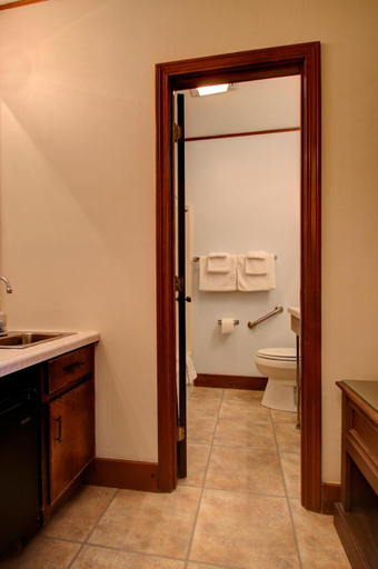 Bathroom 4, The Seaside Inn, York