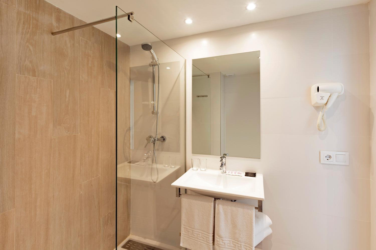 Bathroom 4, HSM Calas Park, Baleares