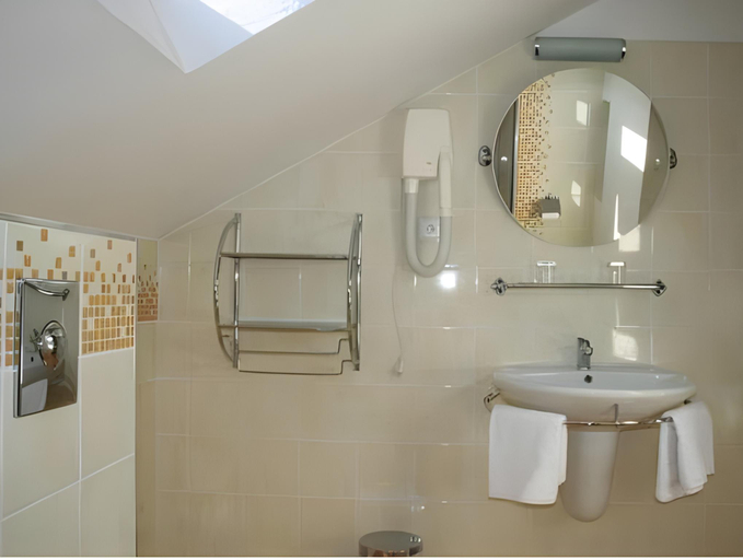 Bathroom 3, Hotel Baroko, Praha 10