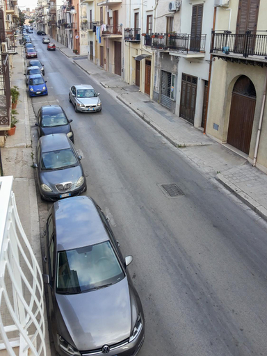 Others 4, White, Trapani