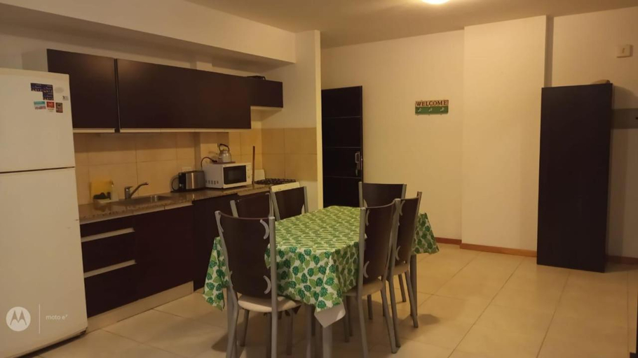 2, Coral de Madryn, Biedma