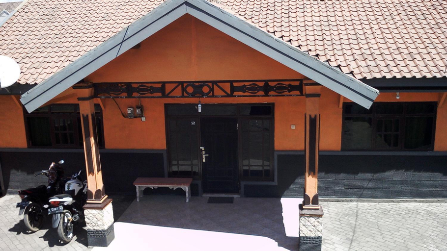 Exterior 1