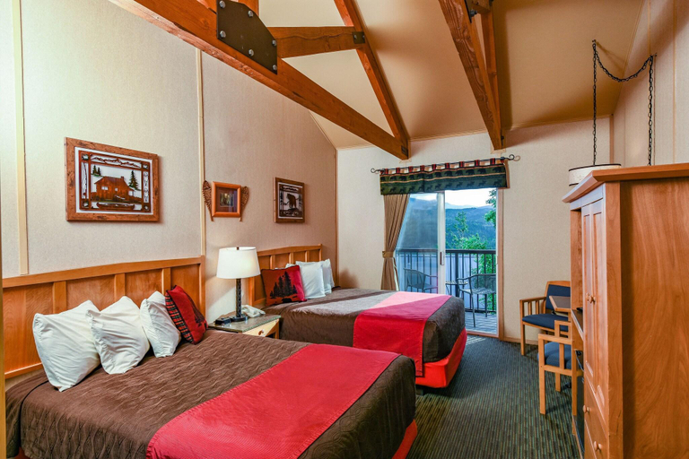 Bedroom 4, Denali Bluffs Hotel, Denali