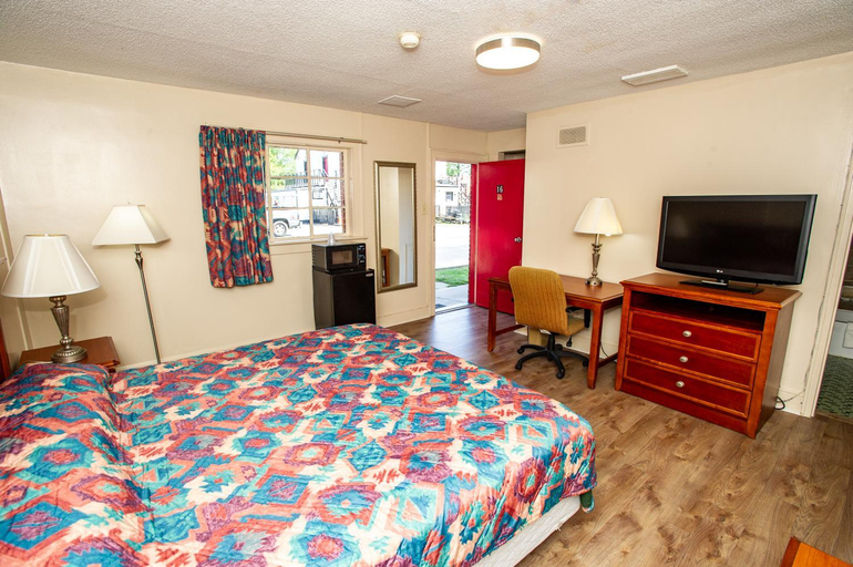 Bedroom 4, Coach House Inn, Chowan