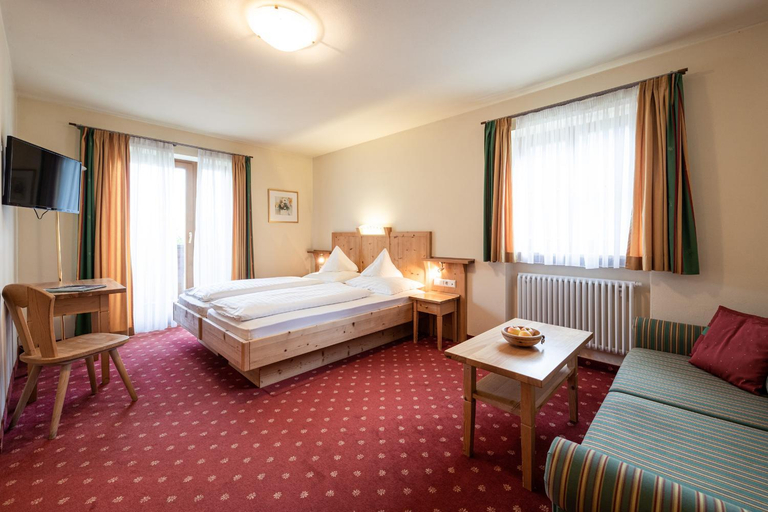 Bedroom 2, Hotel Seerast, Bolzano