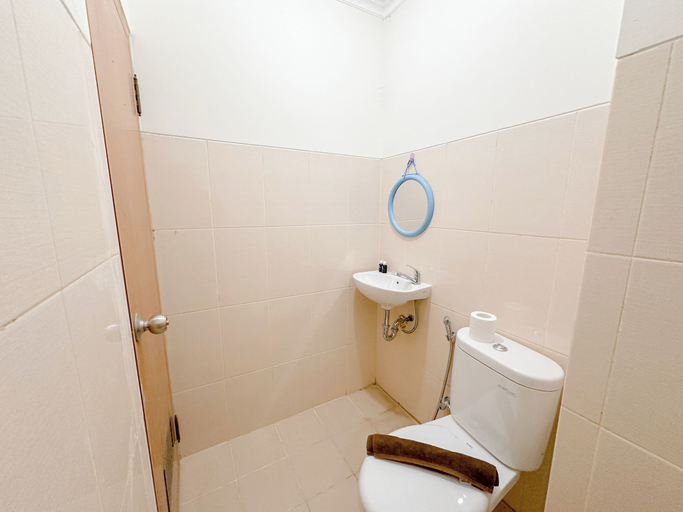Bedroom 4, Comfortable Living And Nicest Studio At Bale Hinggil Apartment, Surabaya
