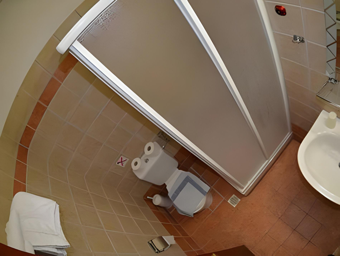 Bathroom 4, Aethria, East Macedonia and Thrace