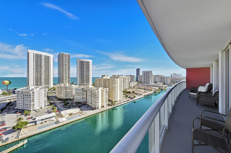 Others 3, Three-Bedroom Beachwalk Resort Apartment, Broward