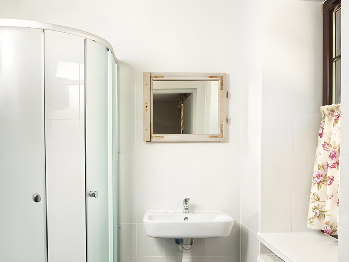 Bathroom 2, Folwark Ksiazecy, Bolesławiec