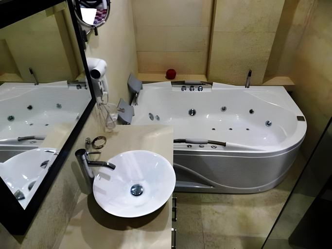 Bathroom 3, Hotel Bolivariana Plaza, Medellín