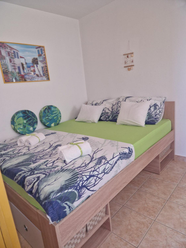 Others 2, Apartmani Meri, Rogoznica