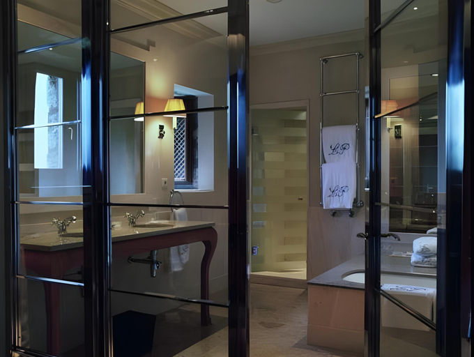 Bathroom 5, Landa, Burgos