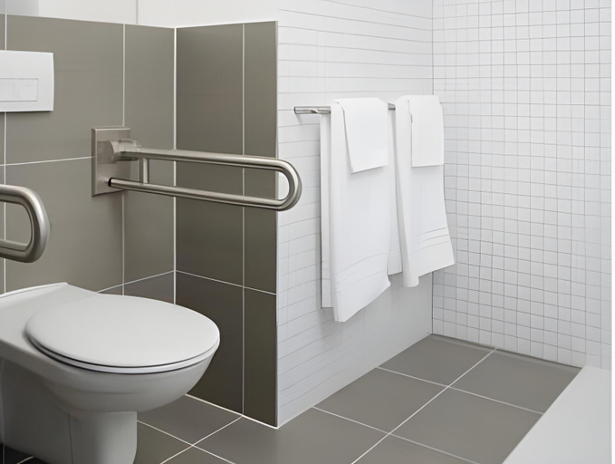 Bathroom 2, Mara Hotel, Ilm-Kreis